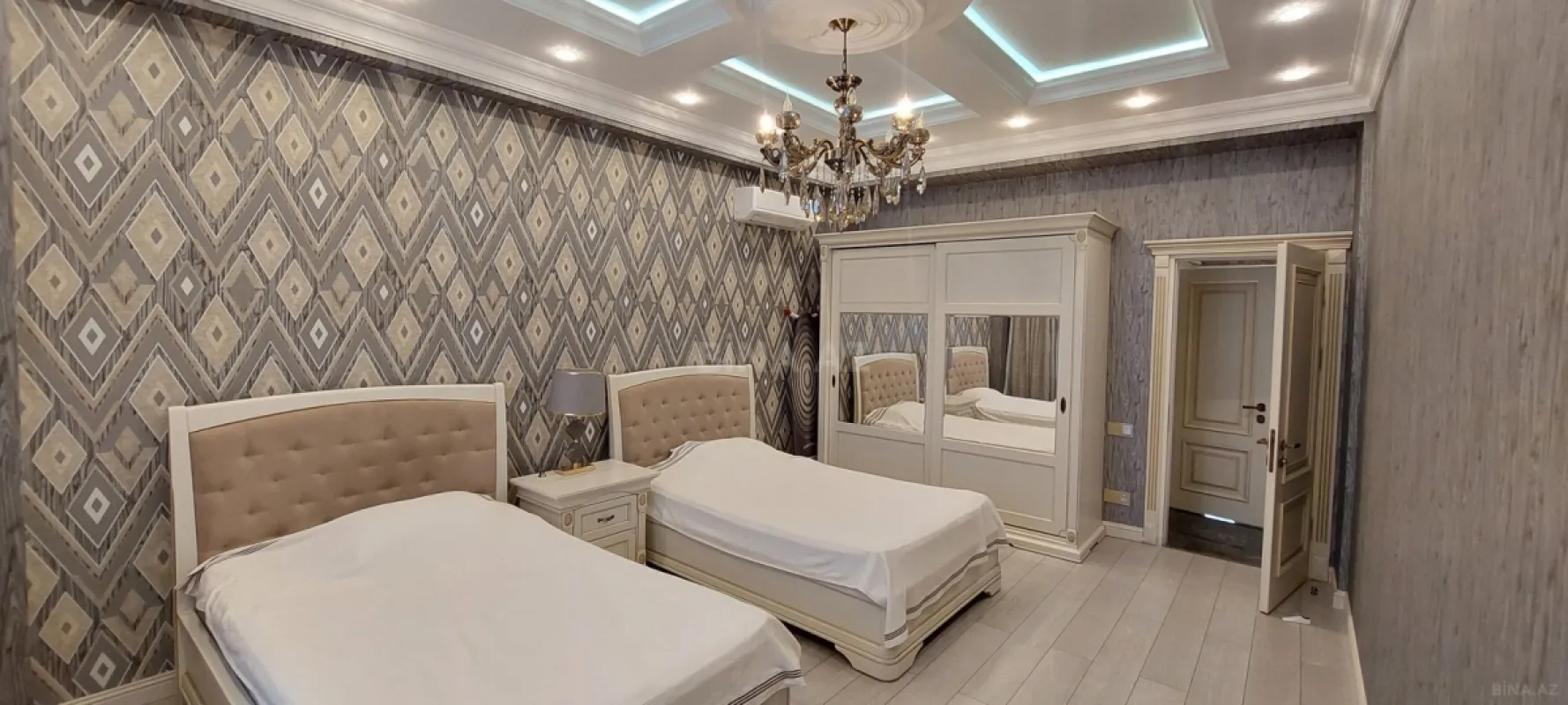 Kirayə verilir 4 otaqlı mənzil 160 m²