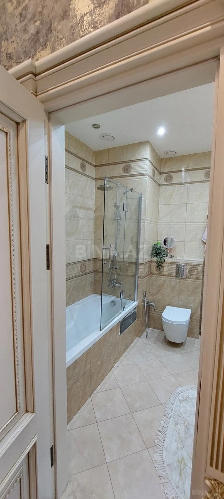 Kirayə verilir 4 otaqlı mənzil 160 m²
