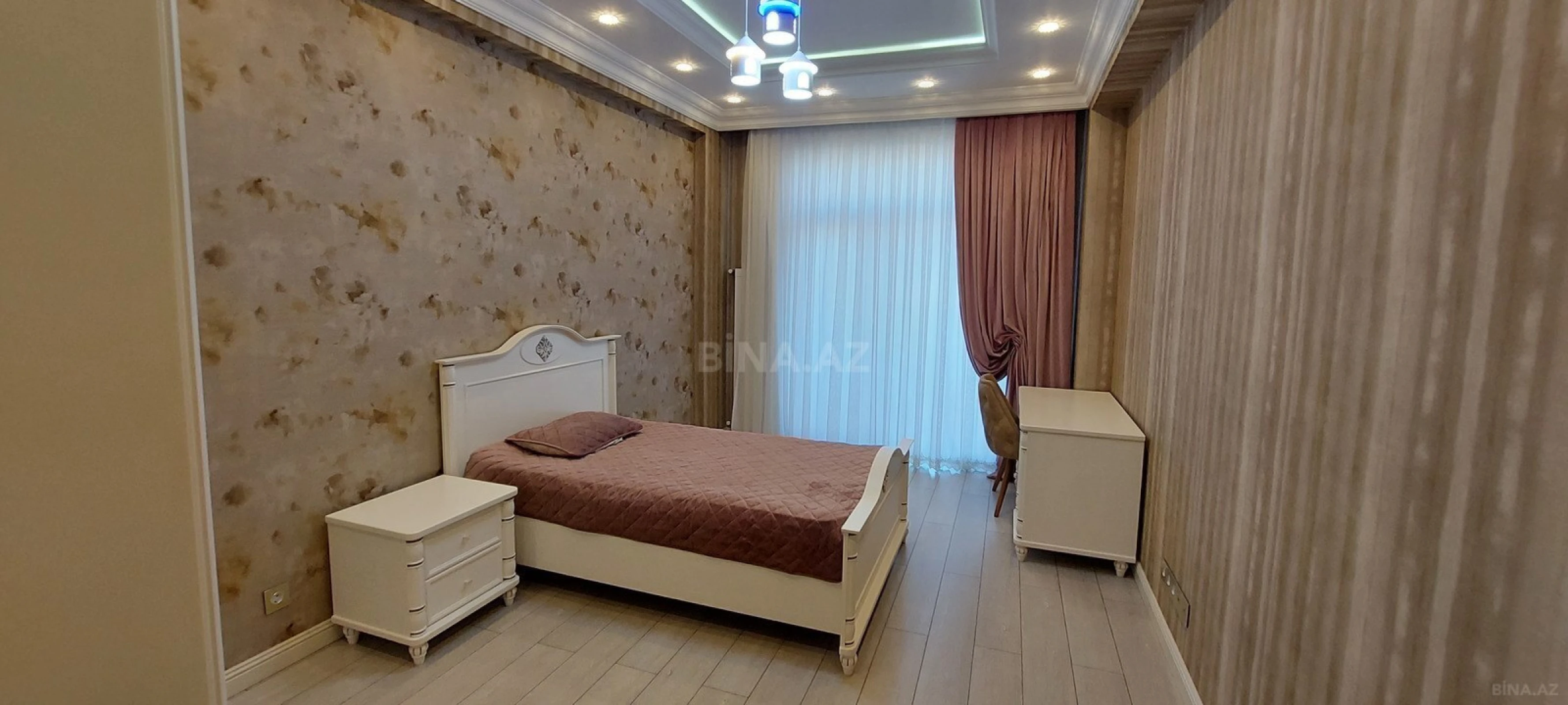 Kirayə verilir 4 otaqlı mənzil 160 m²