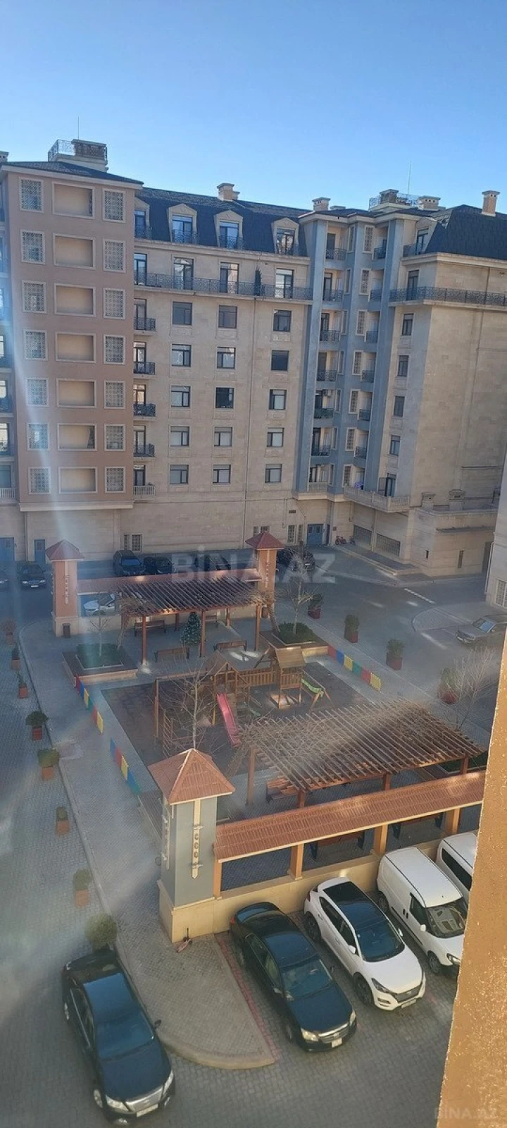 Kirayə verilir 4 otaqlı mənzil 160 m²