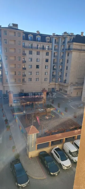 Kirayə verilir 4 otaqlı mənzil 160 m²