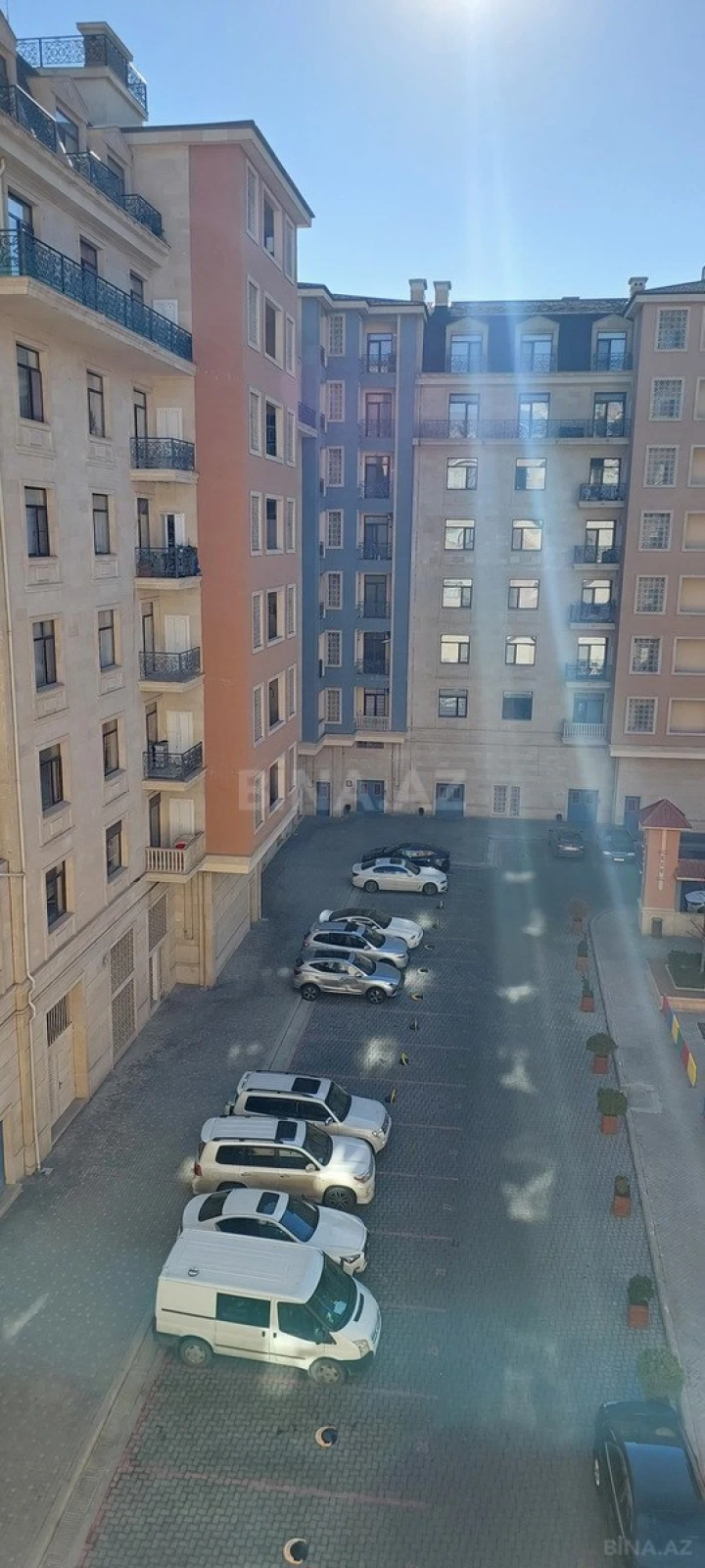 Kirayə verilir 4 otaqlı mənzil 160 m²