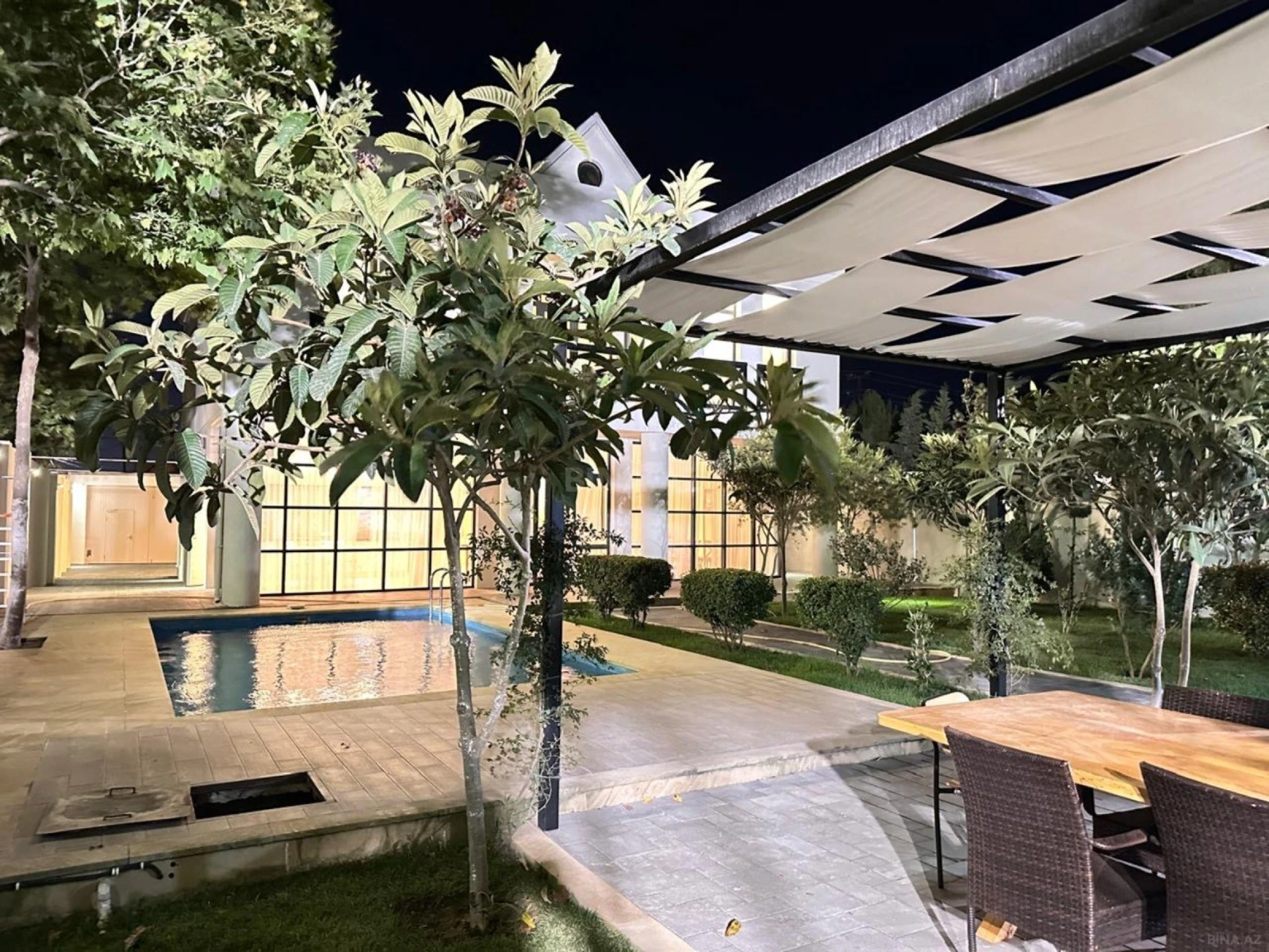 Kirayə verilir 4 otaqlı həyət evi 300 m²