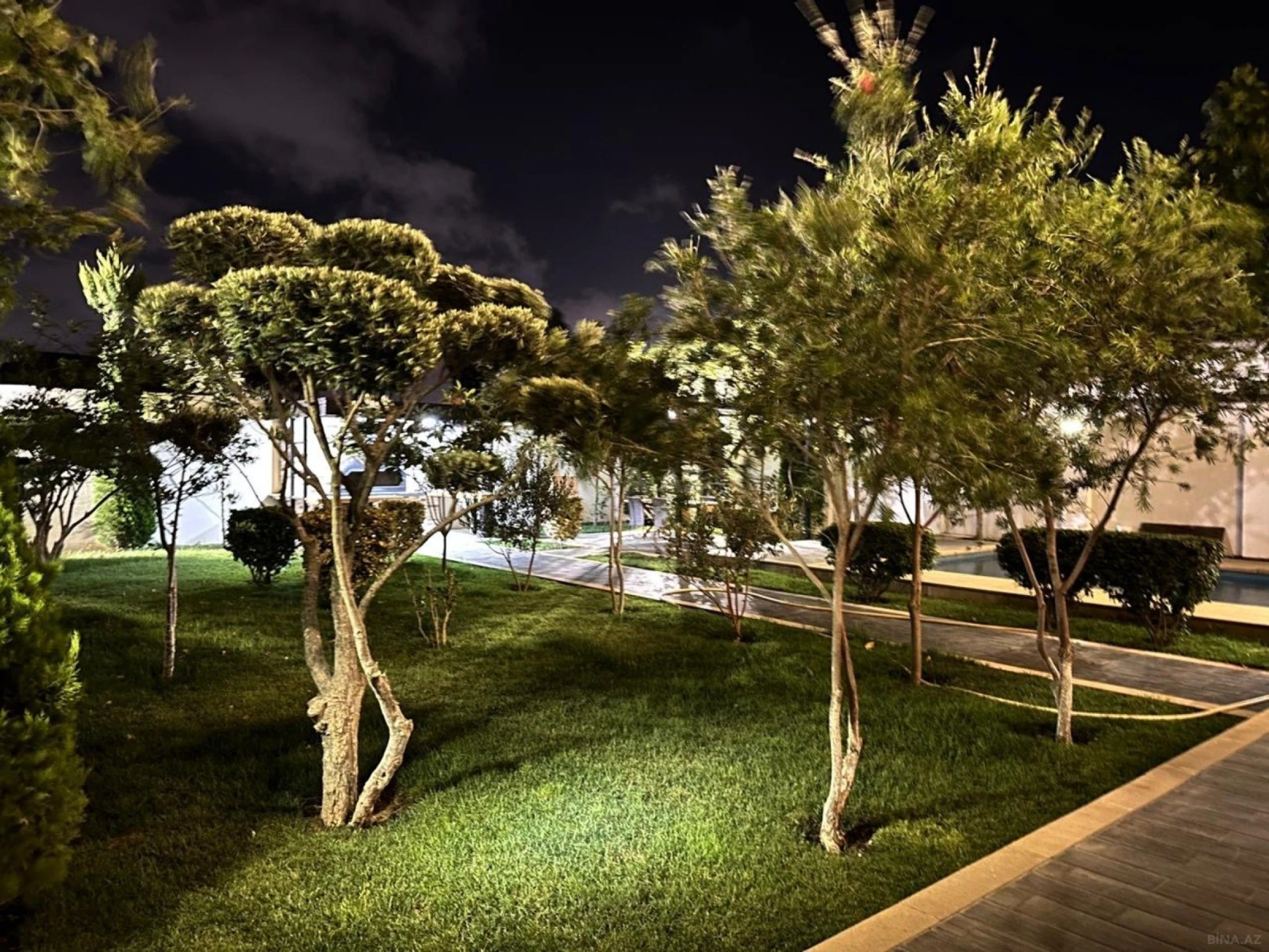 Kirayə verilir 4 otaqlı həyət evi 300 m²