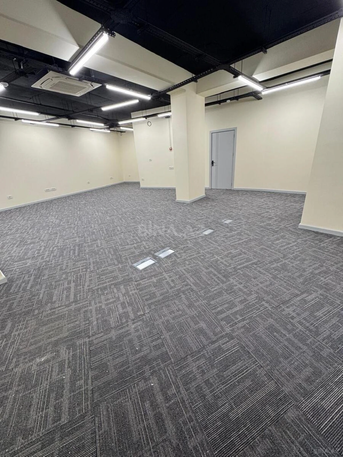 Kirayə verilir 5 otaqlı ofis 200 m²