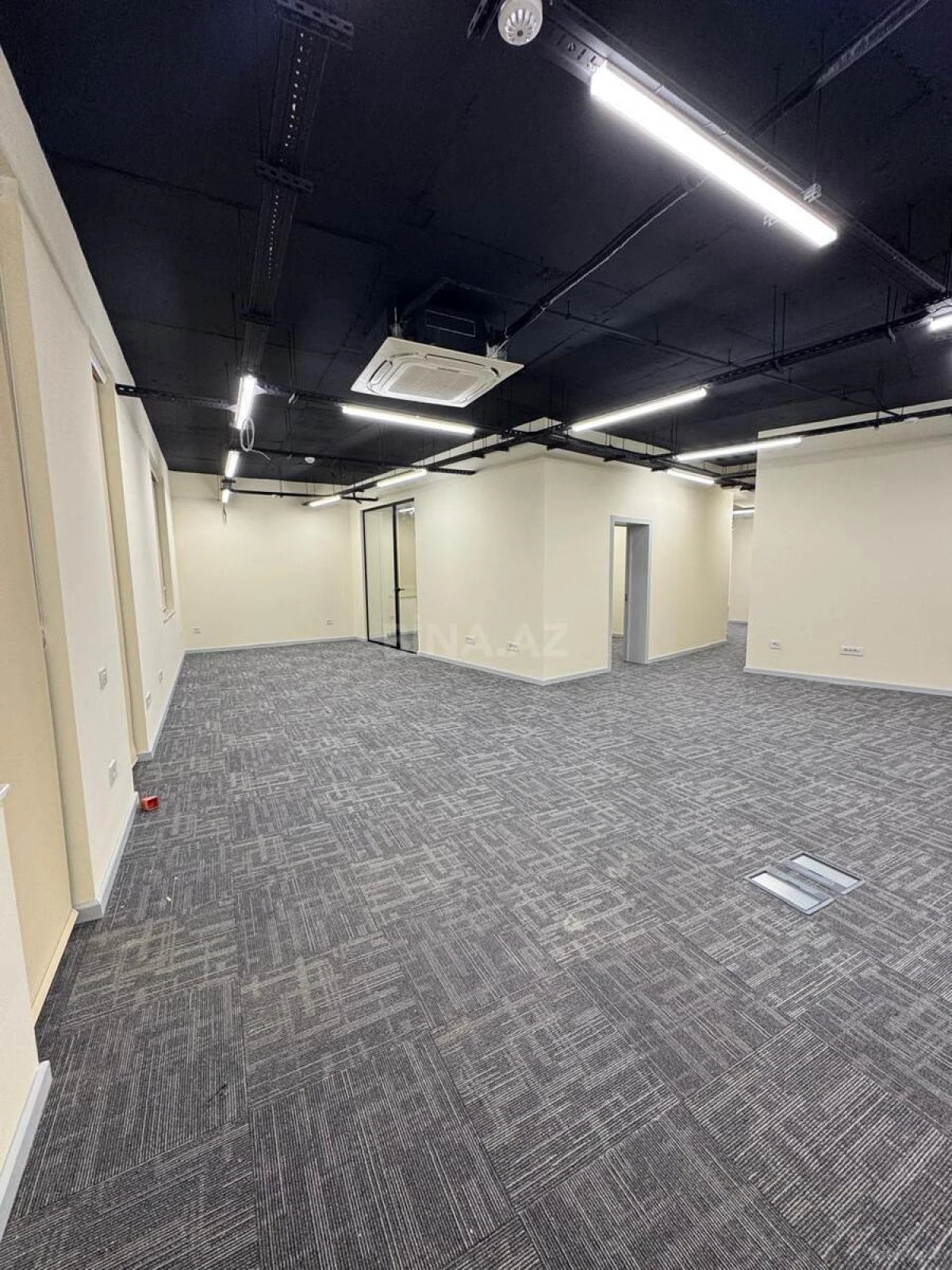 Kirayə verilir 5 otaqlı ofis 200 m²