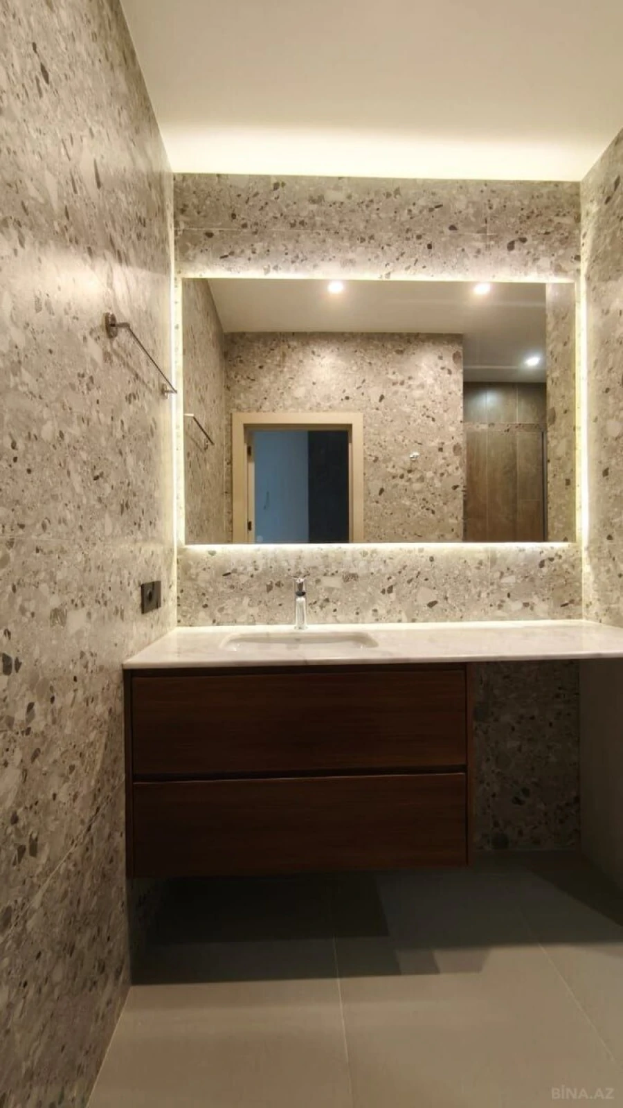 Satılır 3 otaqlı mənzil 74 m²