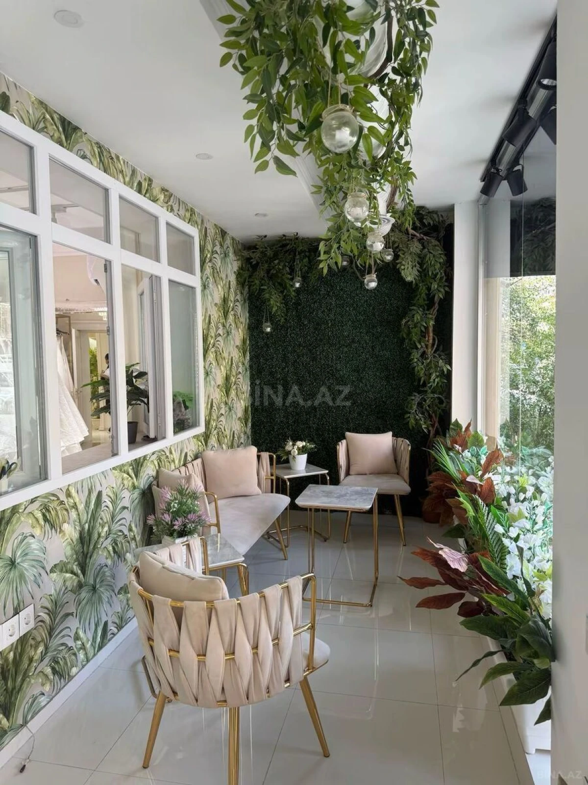 Kirayə verilir obyekt 107 m²