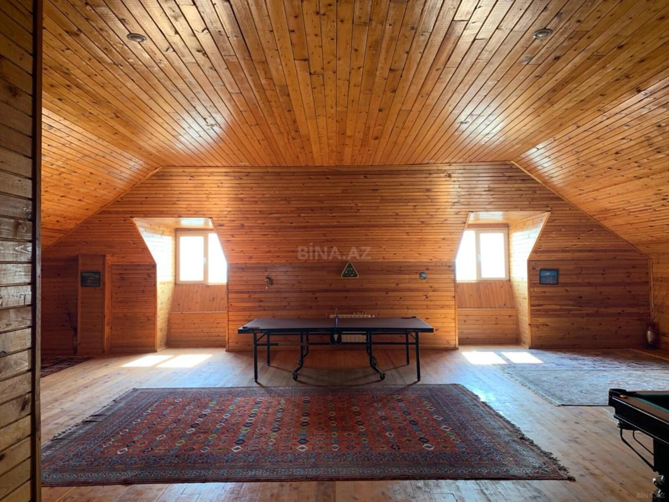 Satılır 12 otaqlı həyət evi 1200 m²