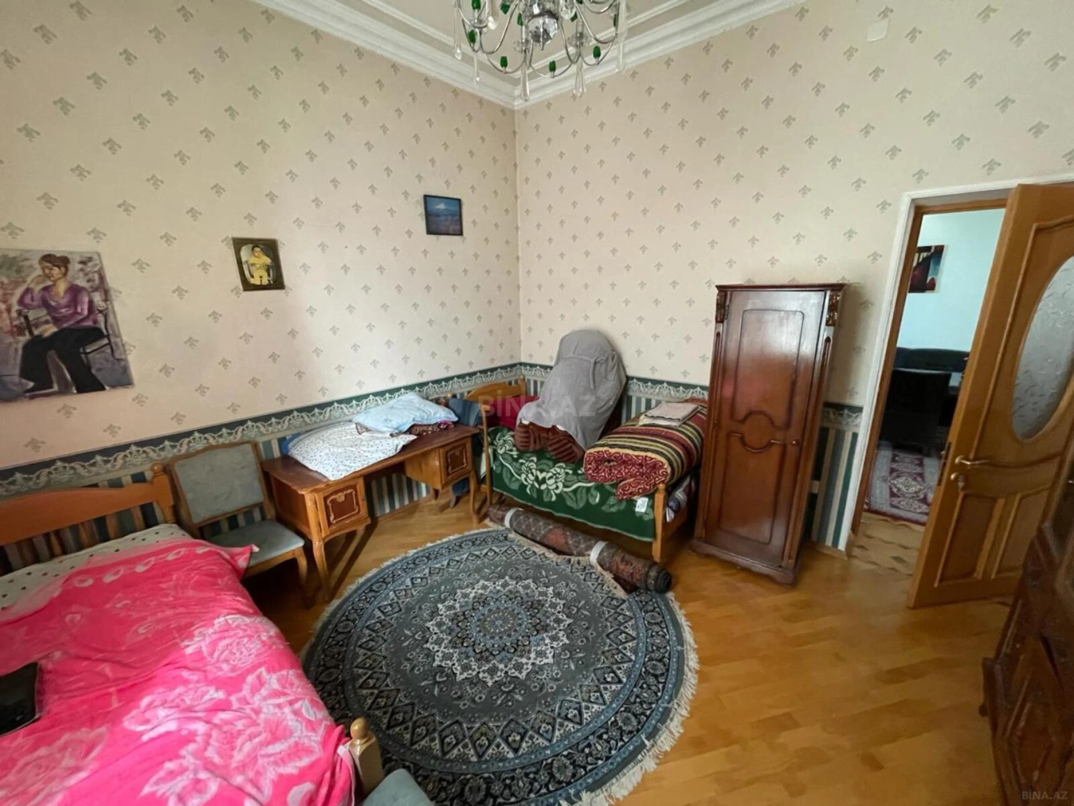 Satılır 12 otaqlı həyət evi 1200 m²