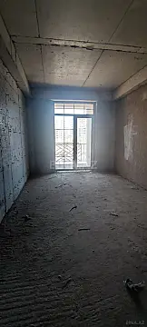 Satılır 2 otaqlı mənzil 82 m²