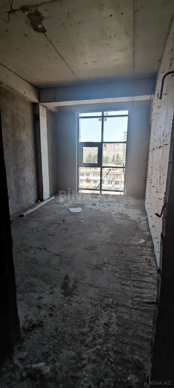 Satılır 2 otaqlı mənzil 82 m²