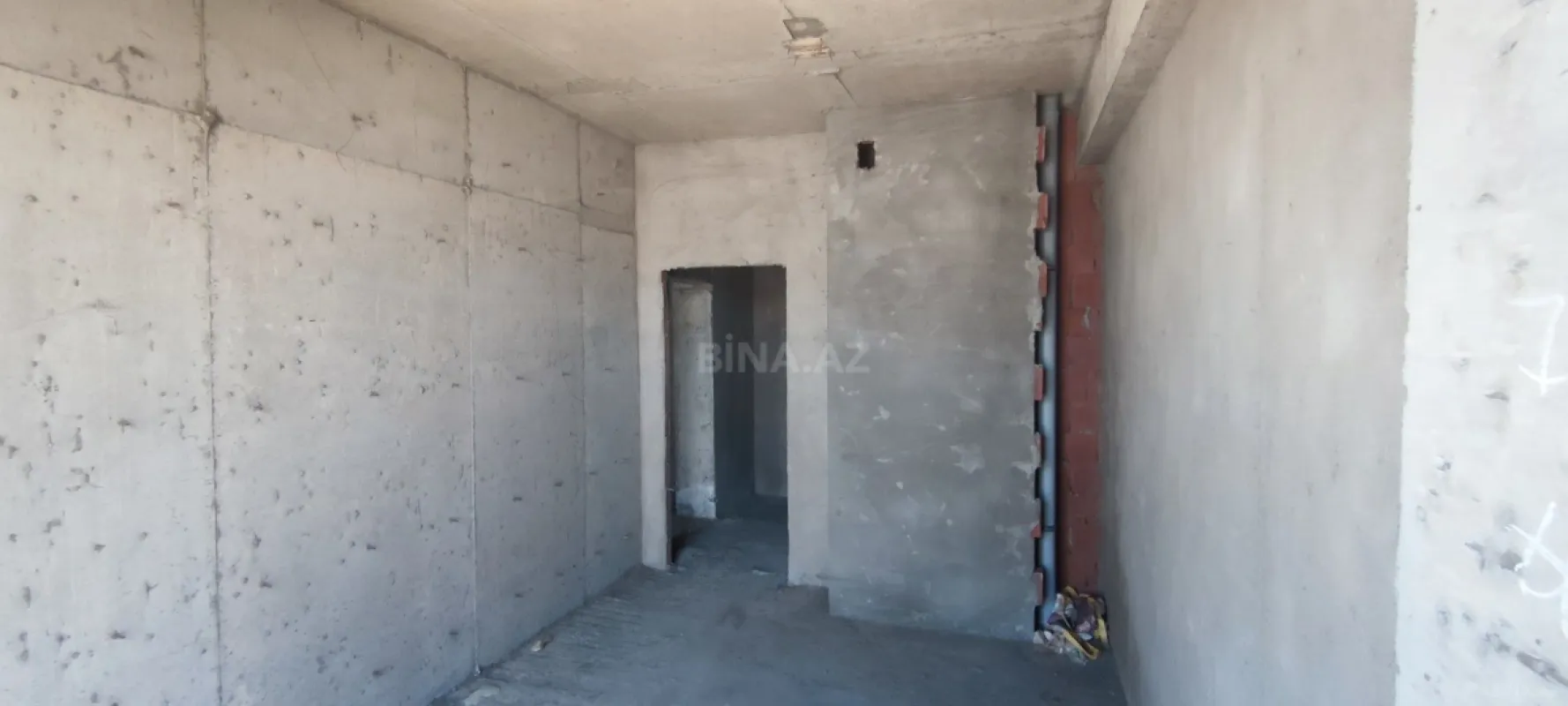 Satılır 2 otaqlı mənzil 82 m²