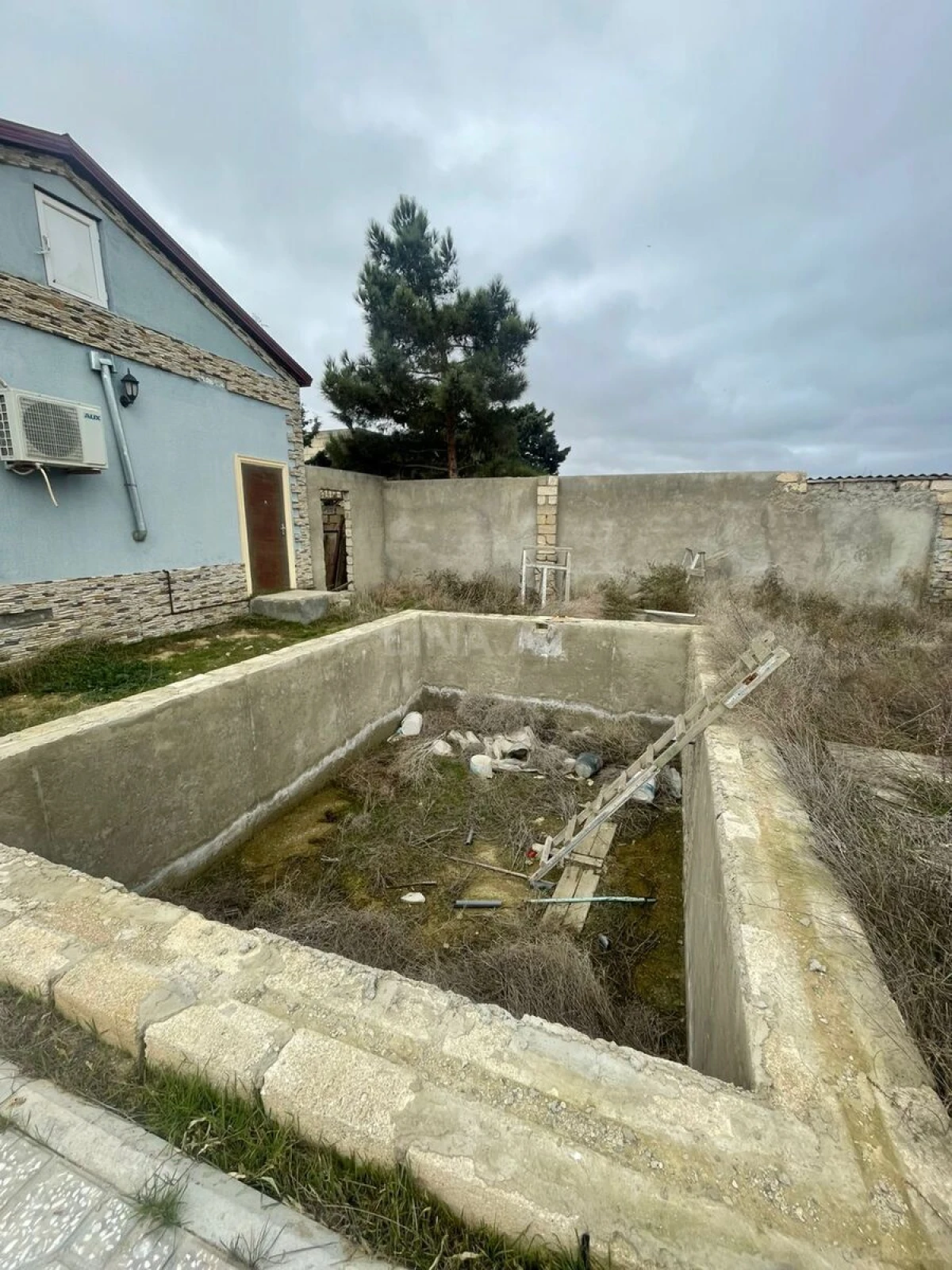 Satılır 3 otaqlı həyət evi 160 m²