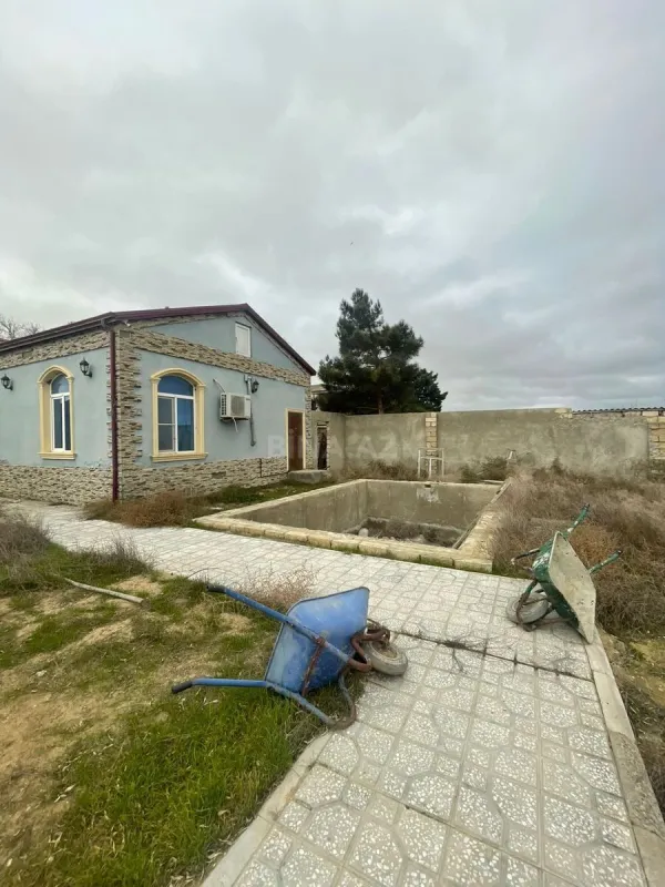 Satılır 3 otaqlı həyət evi 160 m²