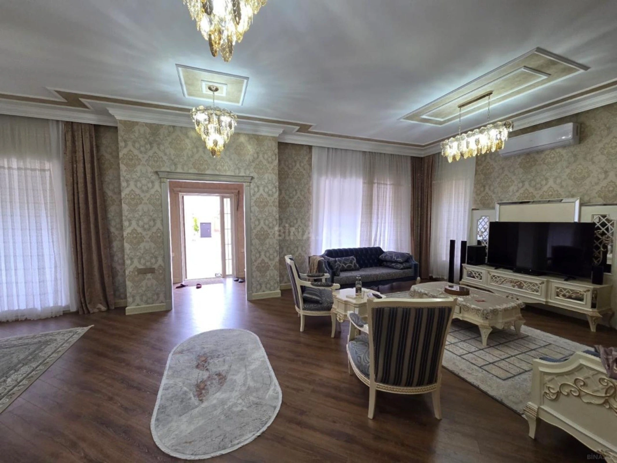 Kirayə verilir 5 otaqlı həyət evi 340 m²