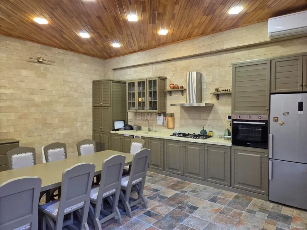 Kirayə verilir 5 otaqlı həyət evi 340 m²