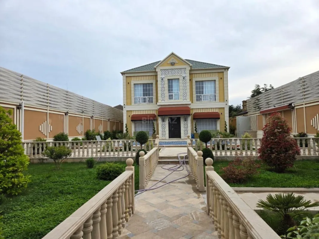 Kirayə verilir 5 otaqlı həyət evi 340 m²