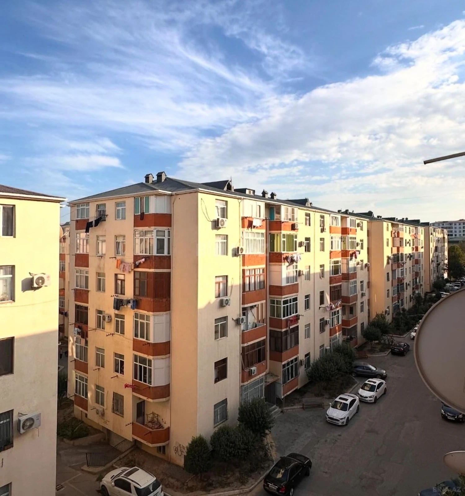 Satılır 2 otaqlı mənzil 71 m²