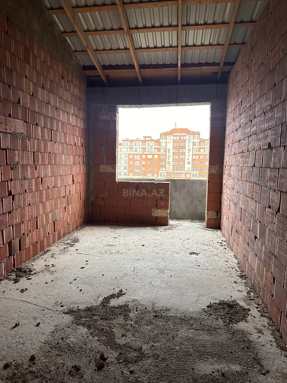 Satılır 2 otaqlı mənzil 71 m²