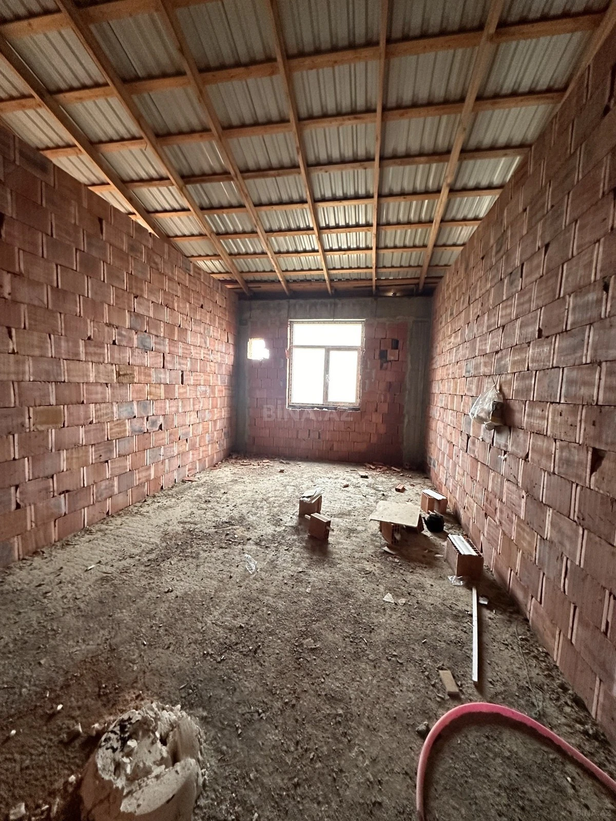 Satılır 2 otaqlı mənzil 71 m²