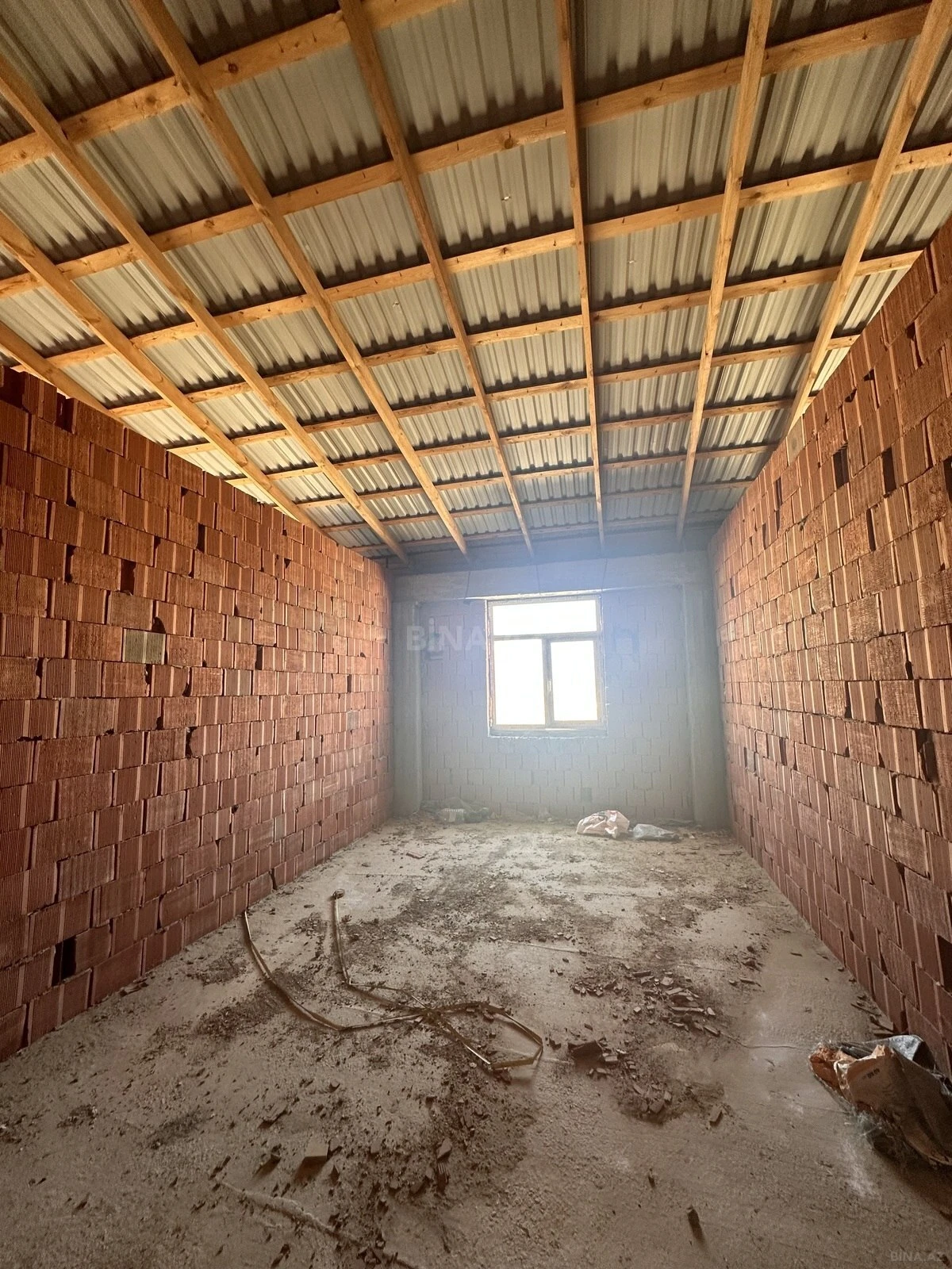 Satılır 2 otaqlı mənzil 71 m²