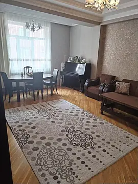 Satılır 4 otaqlı mənzil 140 m² — Bakı, İnşaatçılar 4 otaq 140.00 m²