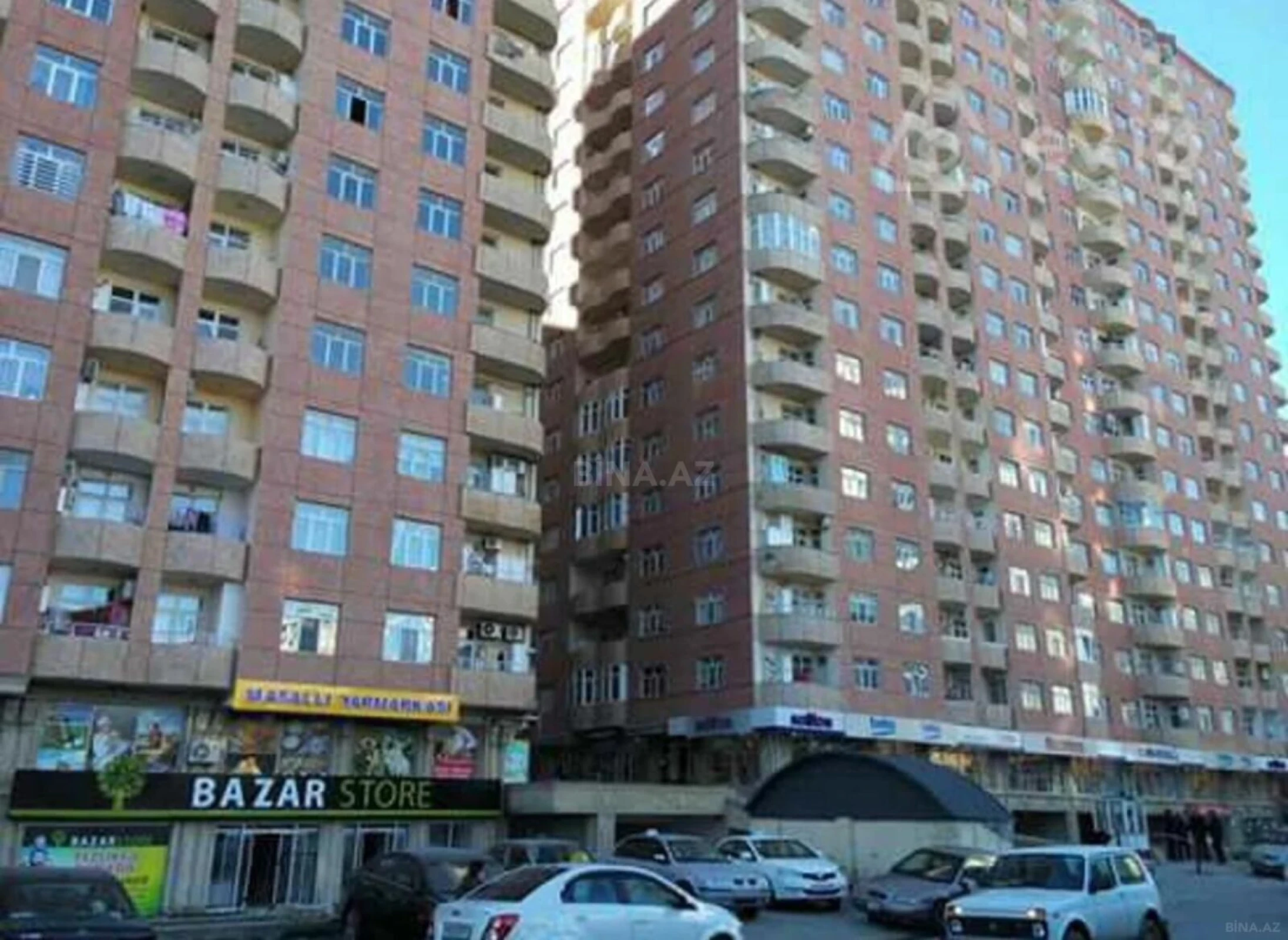 Satılır 4 otaqlı mənzil 140 m²