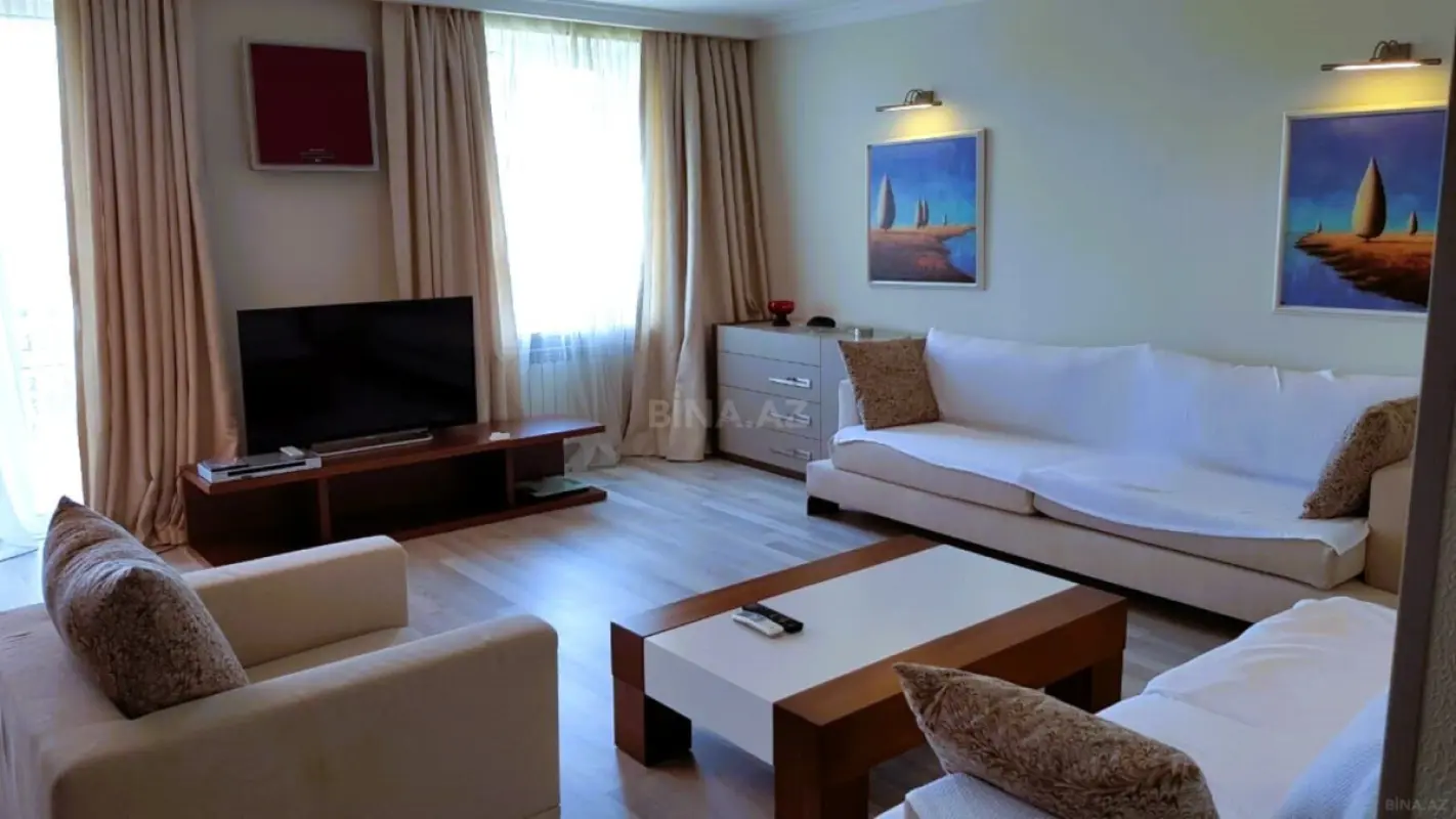Kirayə verilir 2 otaqlı mənzil 62 m²