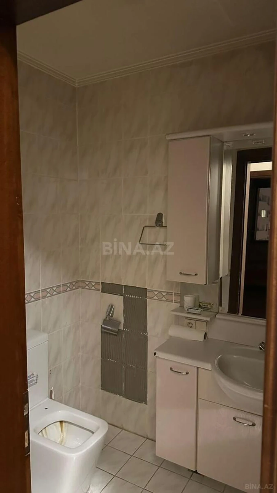 Satılır 5 otaqlı mənzil 250 m²