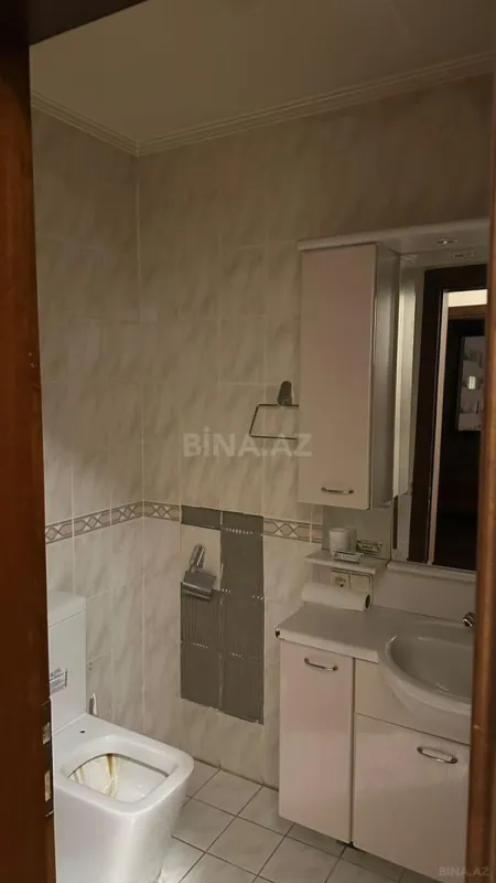 Satılır 5 otaqlı mənzil 250 m²