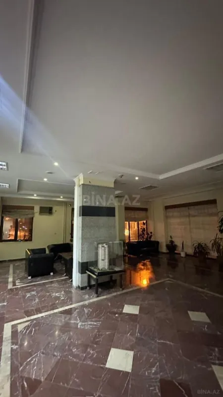 Satılır 5 otaqlı mənzil 250 m²