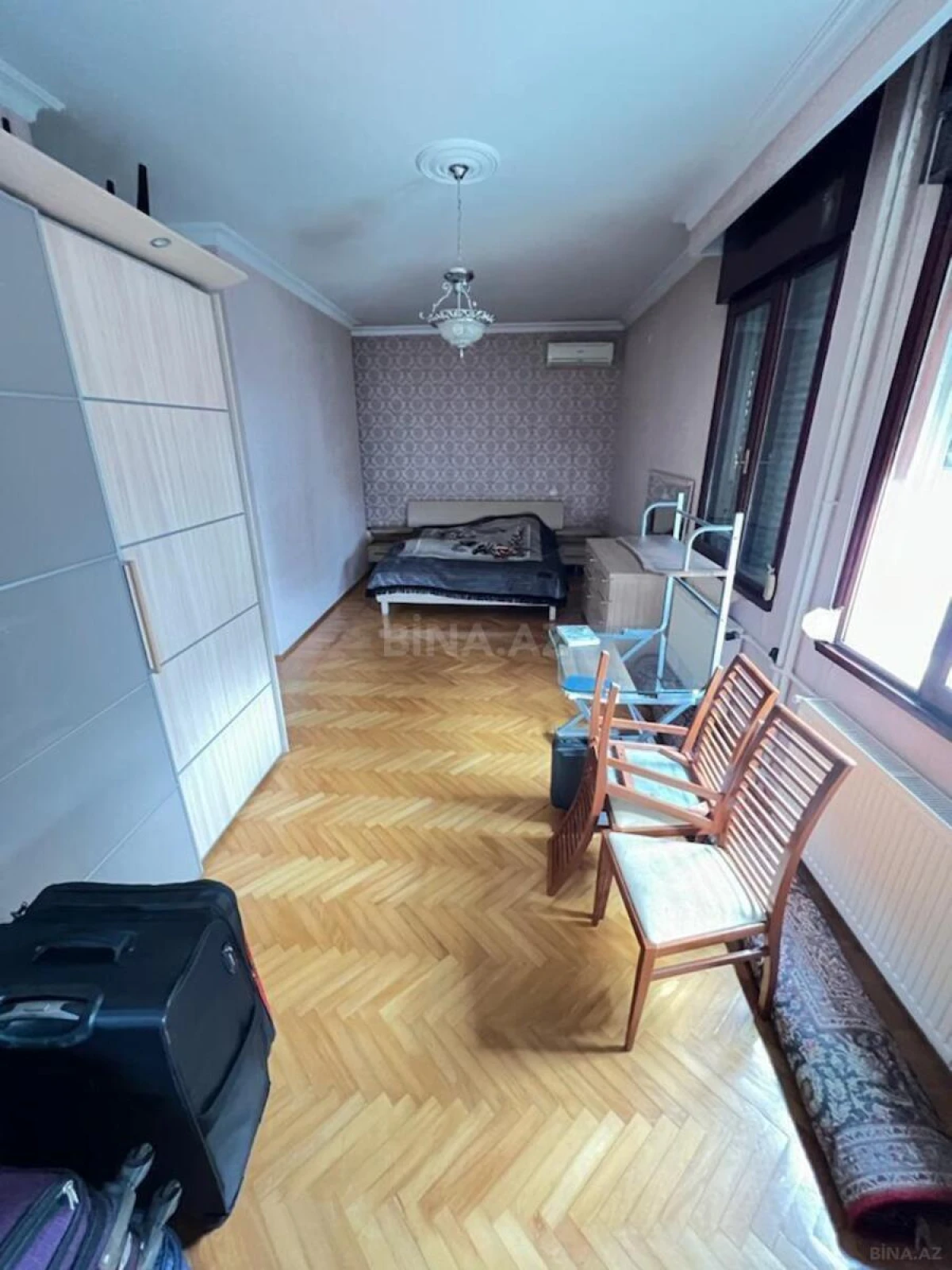 Satılır 5 otaqlı mənzil 250 m²