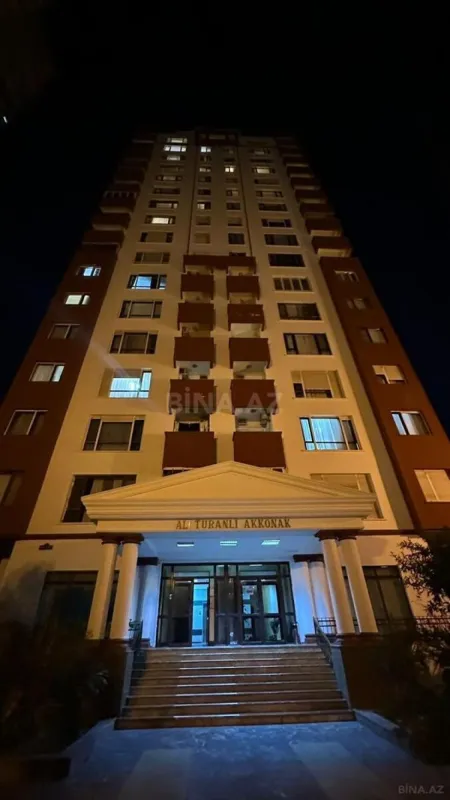 Satılır 5 otaqlı mənzil 250 m²