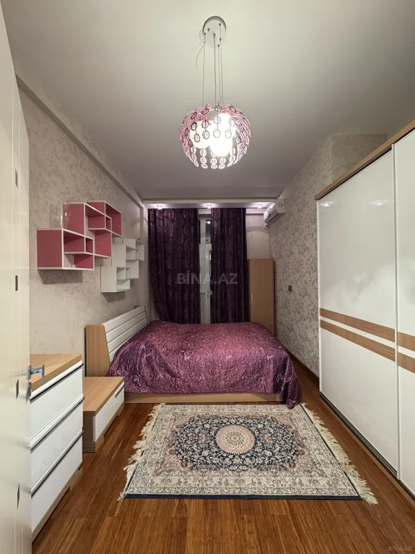 Satılır 4 otaqlı mənzil 185 m²
