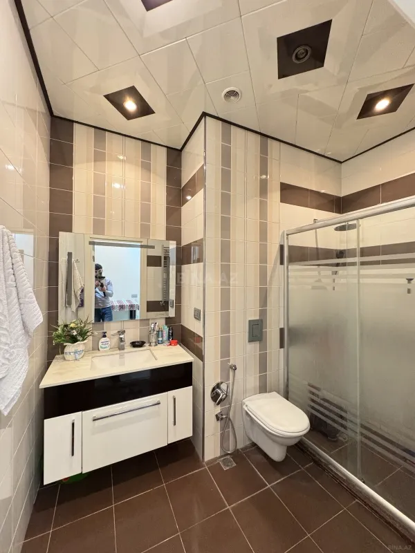 Satılır 4 otaqlı mənzil 185 m²