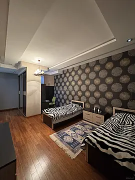 Satılır 4 otaqlı mənzil 185 m²