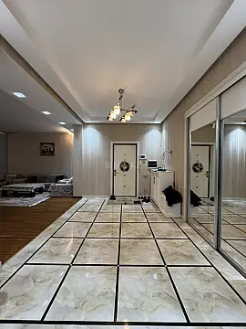 Satılır 4 otaqlı mənzil 185 m²
