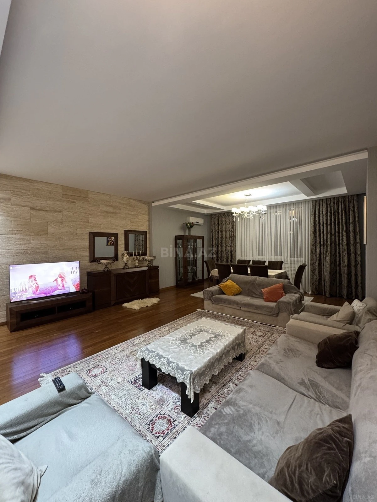 Satılır 4 otaqlı mənzil 185 m²