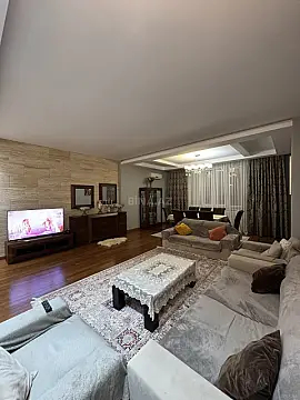 Satılır 4 otaqlı mənzil 185 m²