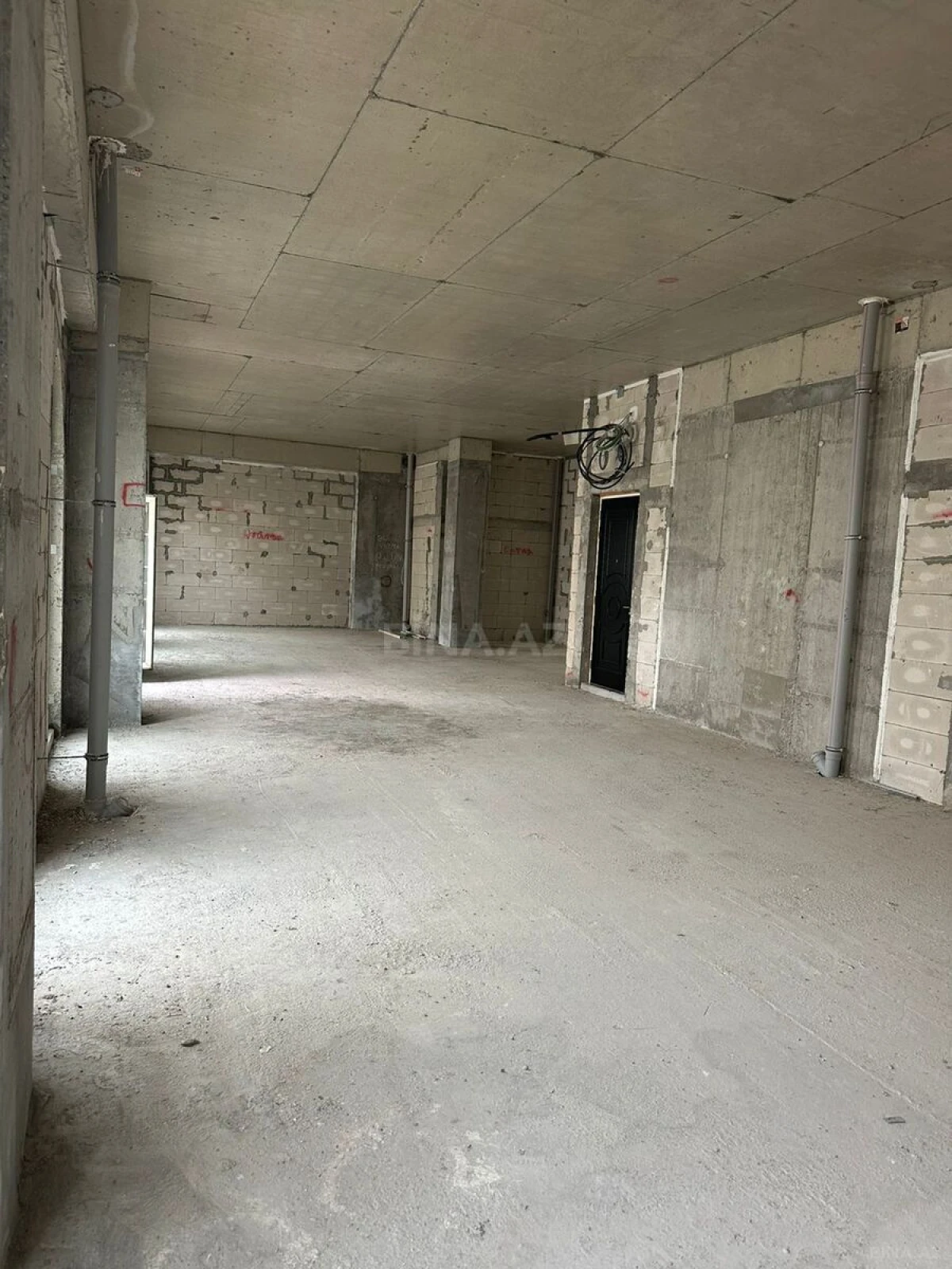 Satılır 3 otaqlı mənzil 145 m²