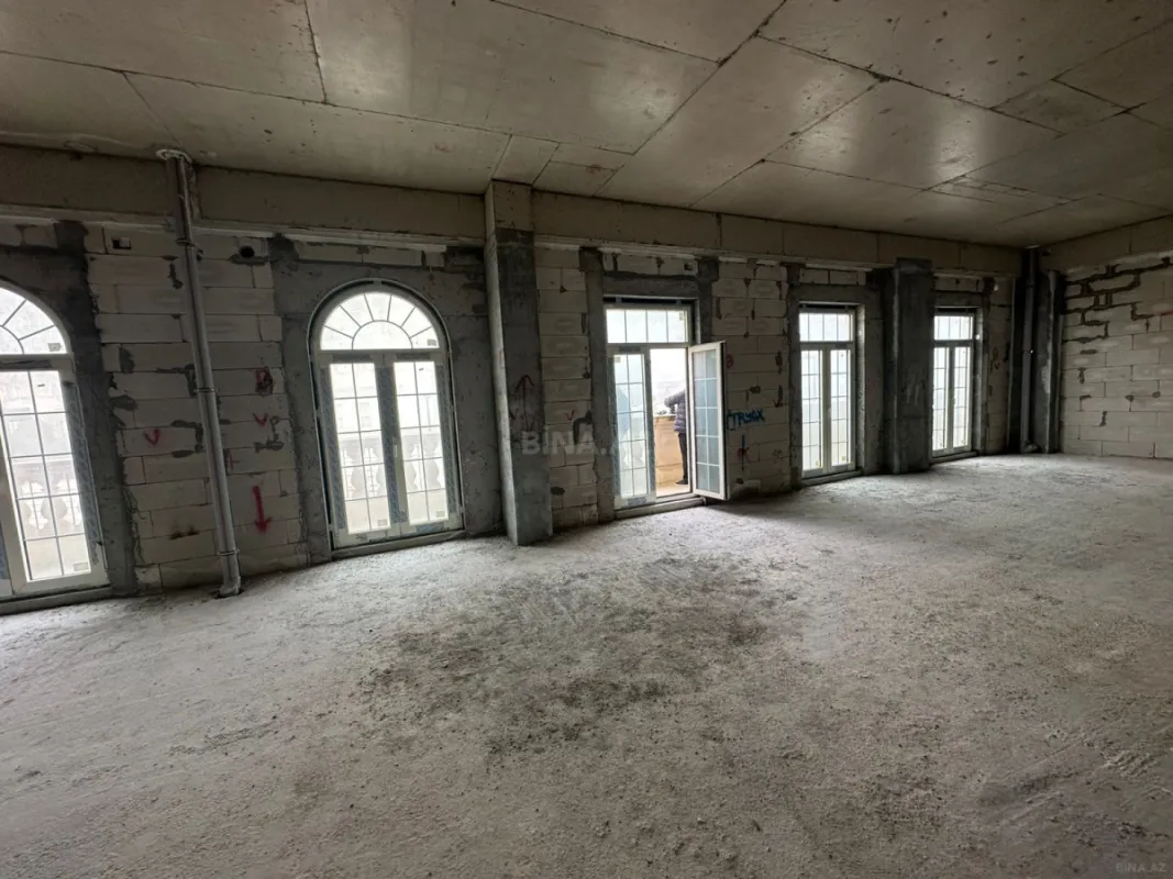 Satılır 3 otaqlı mənzil 145 m²