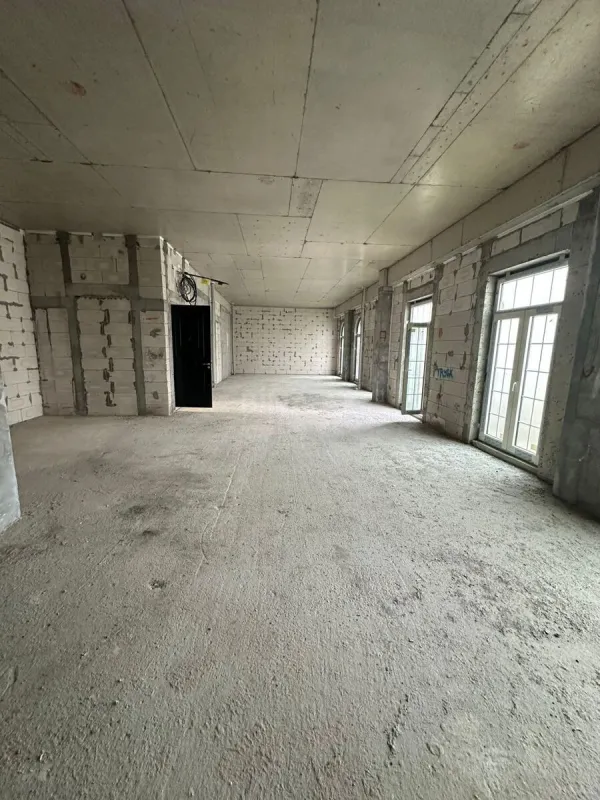 Satılır 3 otaqlı mənzil 145 m²