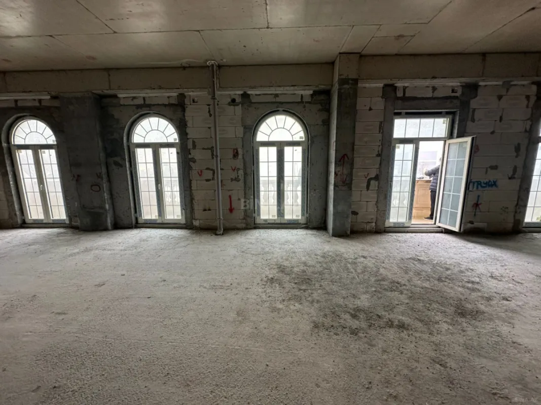 Satılır 3 otaqlı mənzil 145 m²