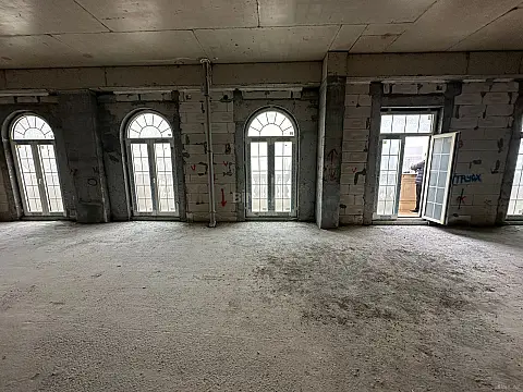 Satılır 3 otaqlı mənzil 145 m²