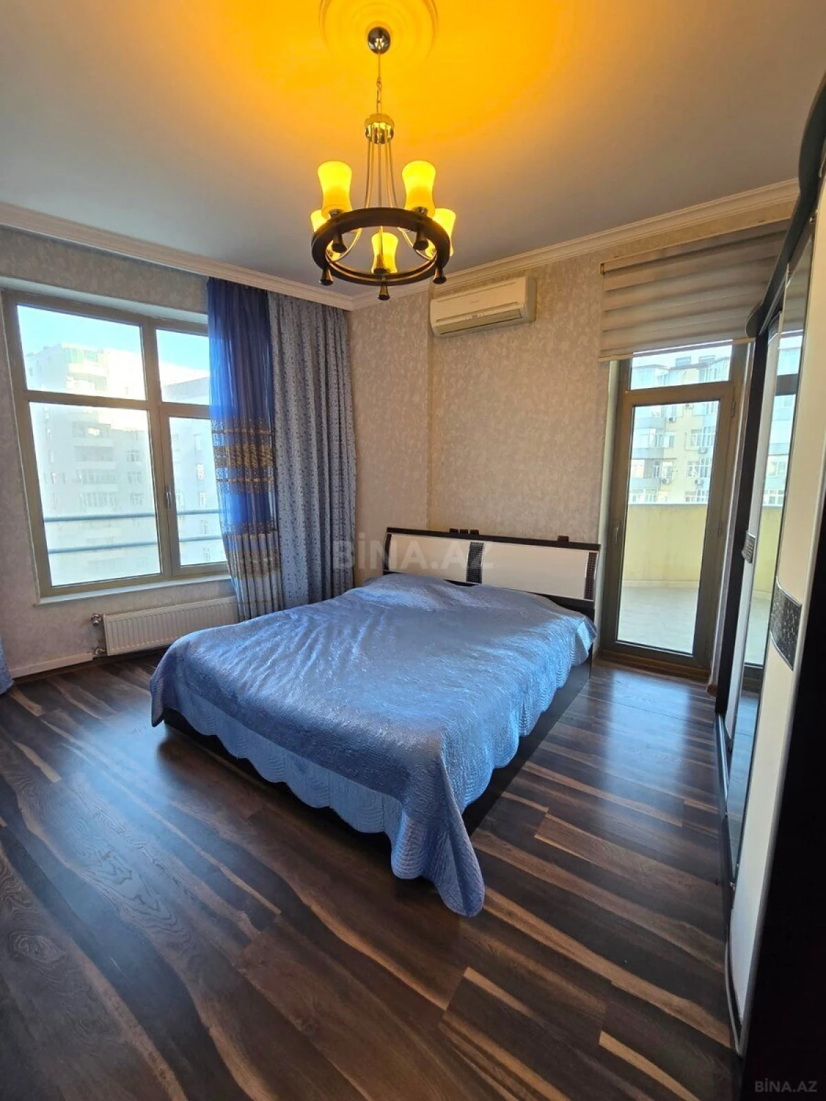 Satılır 3 otaqlı mənzil 175 m²