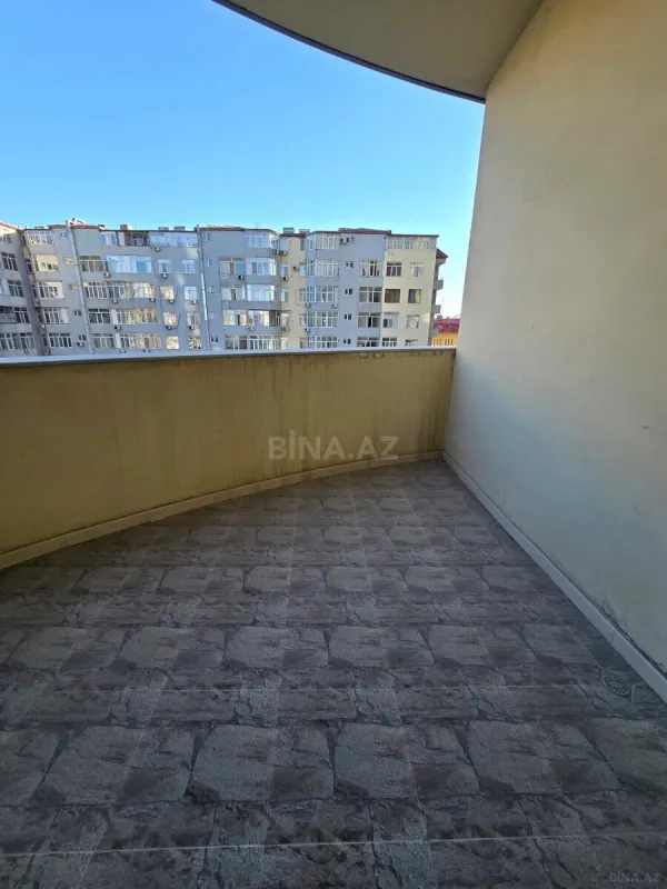 Satılır 3 otaqlı mənzil 175 m²