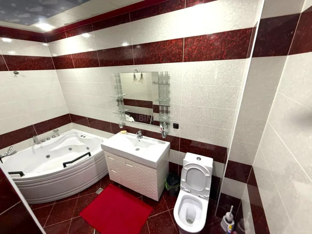 Satılır 3 otaqlı mənzil 175 m²