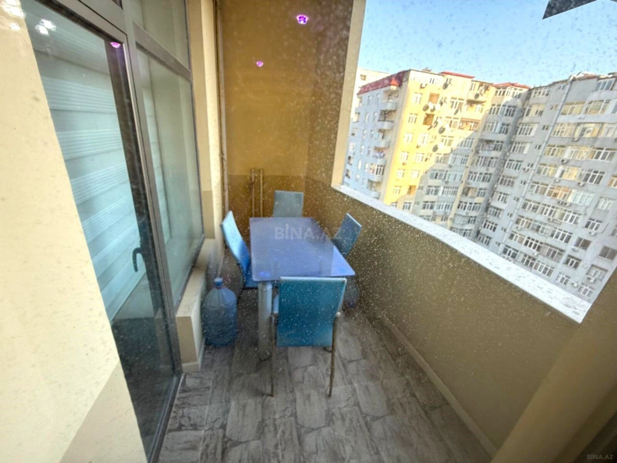 Satılır 3 otaqlı mənzil 175 m²
