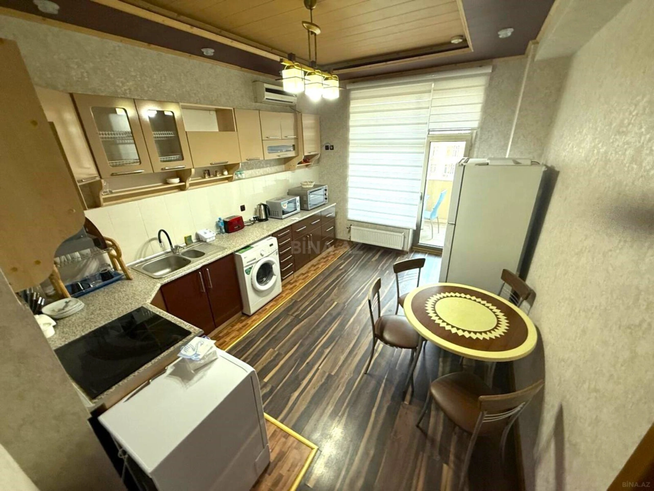 Satılır 3 otaqlı mənzil 175 m²